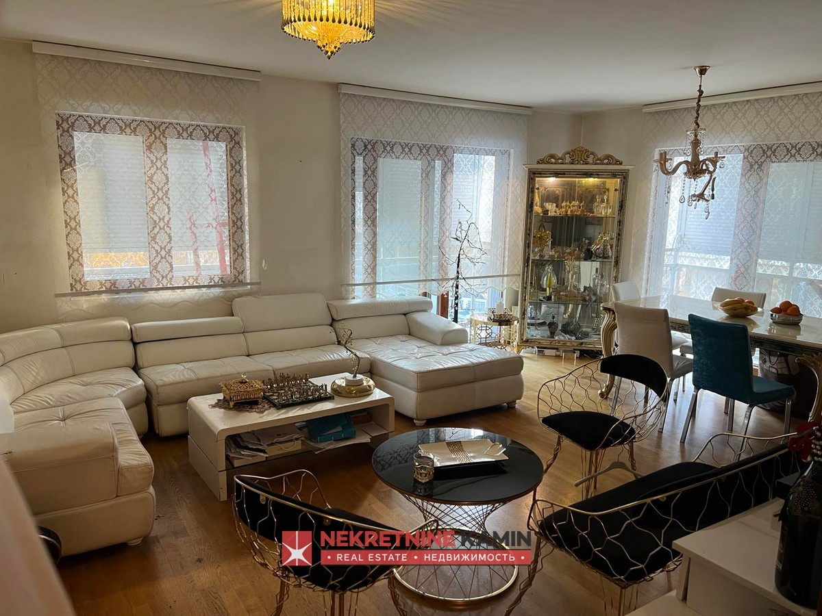 Luxury Three-Bedroom Apartment with Three Bathrooms and Parking, Podgorica